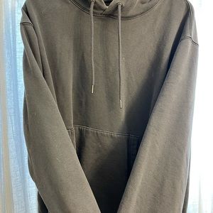 Heavy duty but soft grey made well men’s sweatshirt